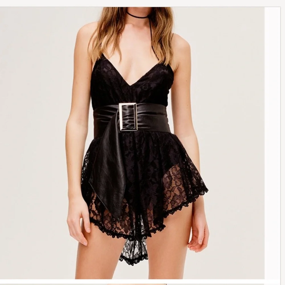 LOOKING 4 - Picture 1 of 2